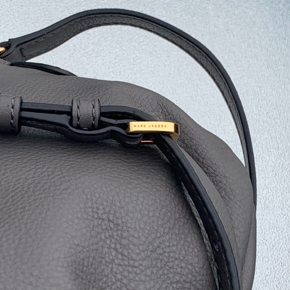 MARC JACOBS Gray Leather Crossbody Bag - Picture 8 of 11